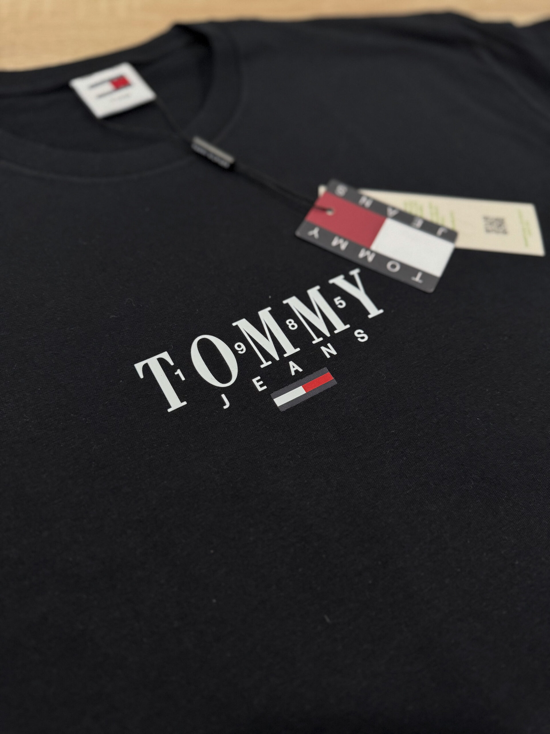 Koszulka Męska Tommy Jeans Czarna - obrazek 4