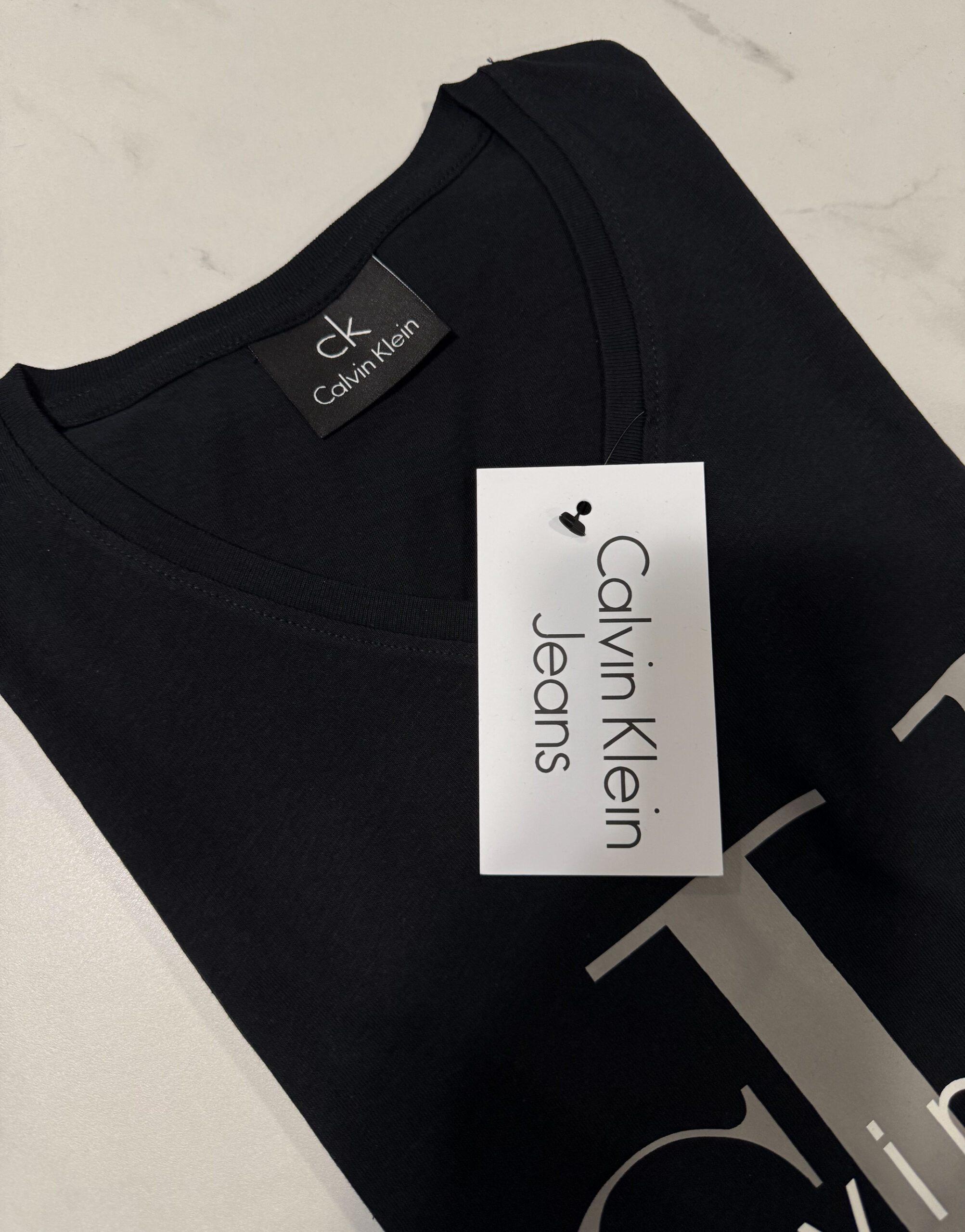 Koszulka Damska Calvin Klein Dekolt V Czarna - obrazek 4