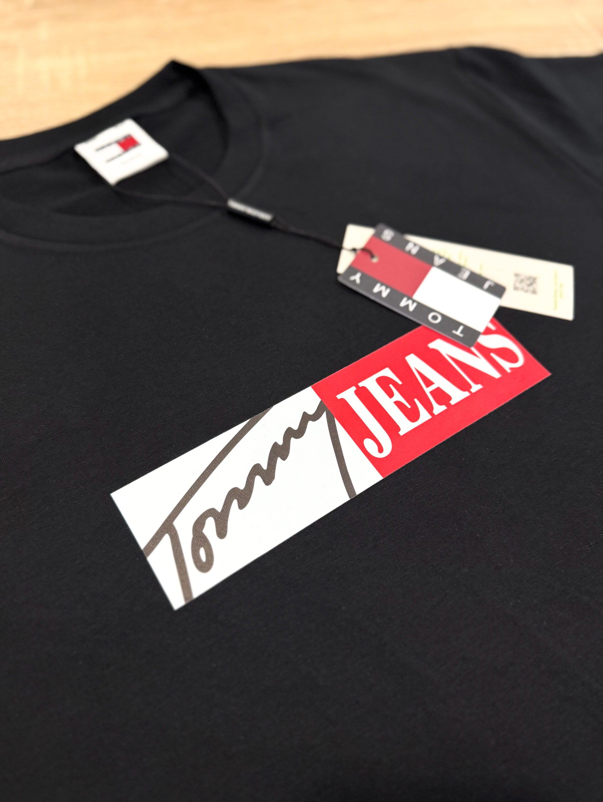 Koszulka Męska Tommy Jeans Czarna - obrazek 4