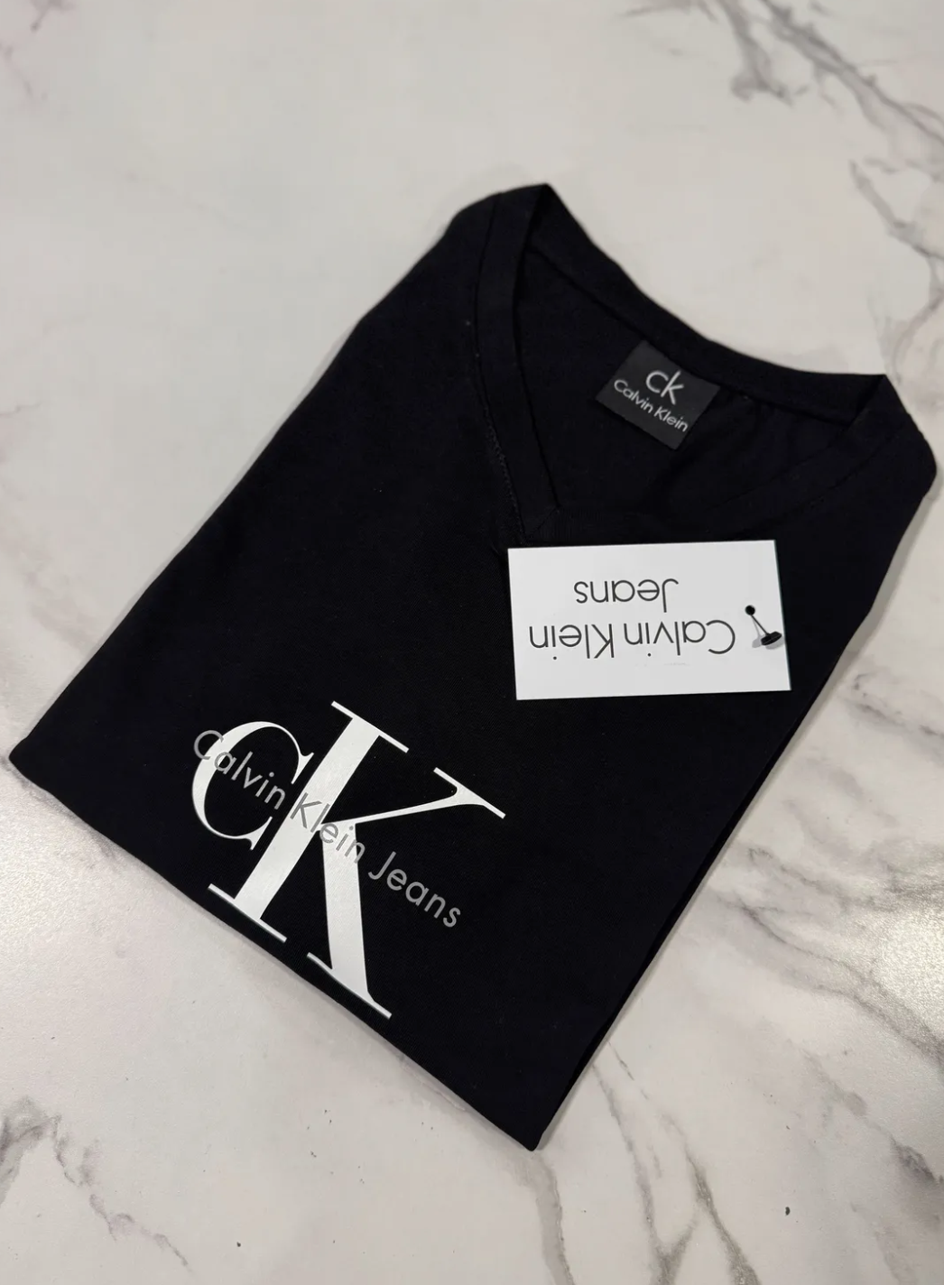 Koszulka Męska Calvin Klein Dekolt V Czarna - obrazek 3